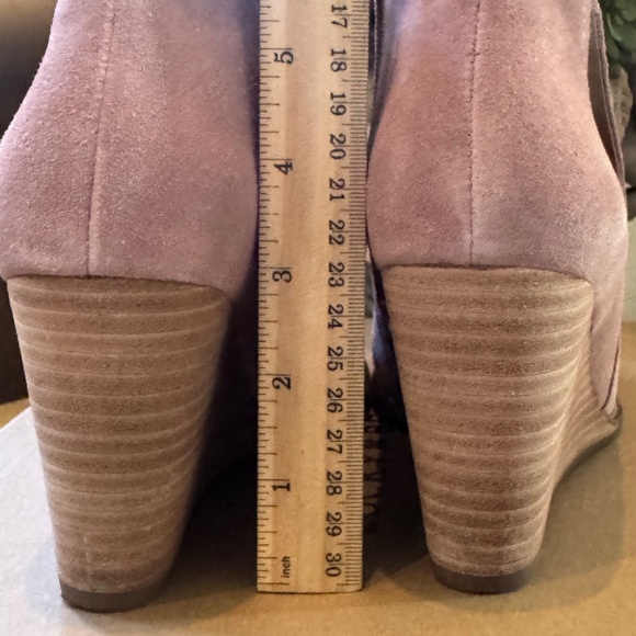 Lucky Brand Yabba Wedge Bootie in blush suede sz7.5 - Picture 6 of 8